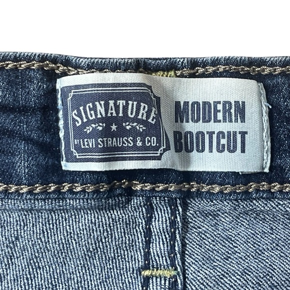 Levi's Signature Women’s Denim Jeans Size NO TAG - Picture 2 of 9